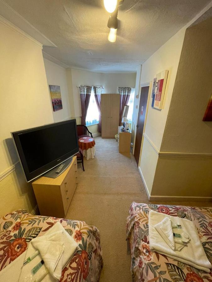 Nevele Bed & Breakfast Blackpool Exterior photo